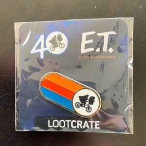 ET 40th anniversary exclusive pin: Lootcrate